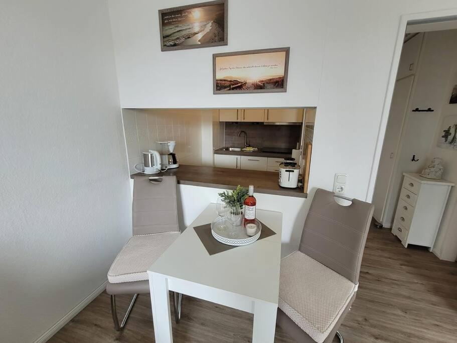 Scharbeutz, 1 Raum Fewo Mit Sonnigem Balkon, Ruhig Und Zentral Apartment Exterior photo